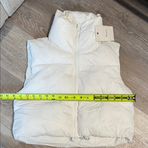 ELLEVEN Ivory Puffer Vest - Picture 7 of 7